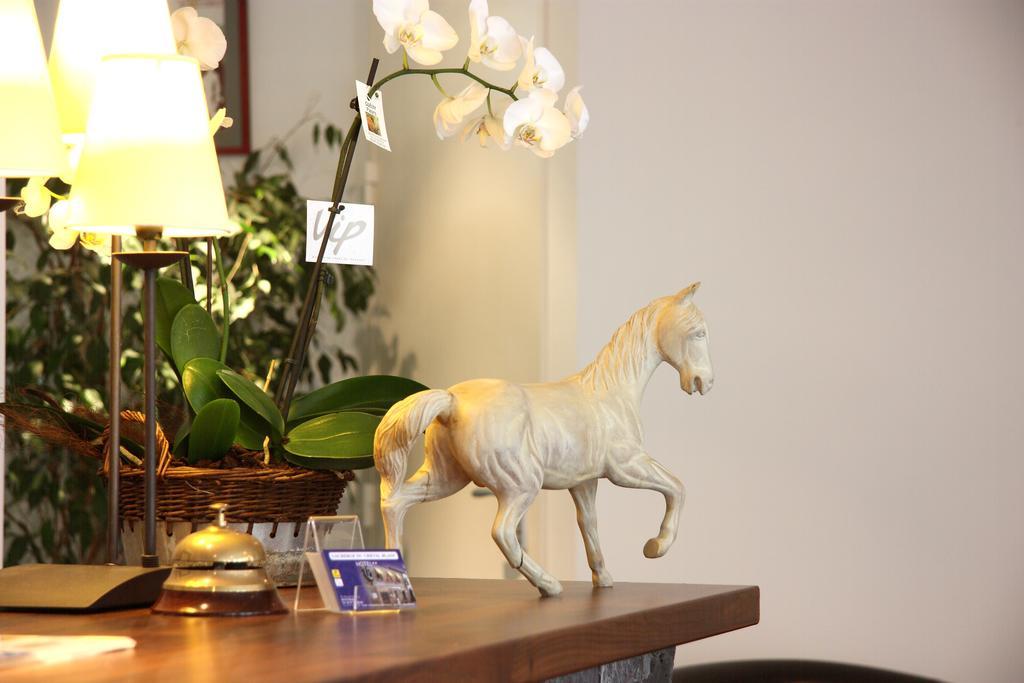 Auberge Du Cheval Blanc Baud Ngoại thất bức ảnh
